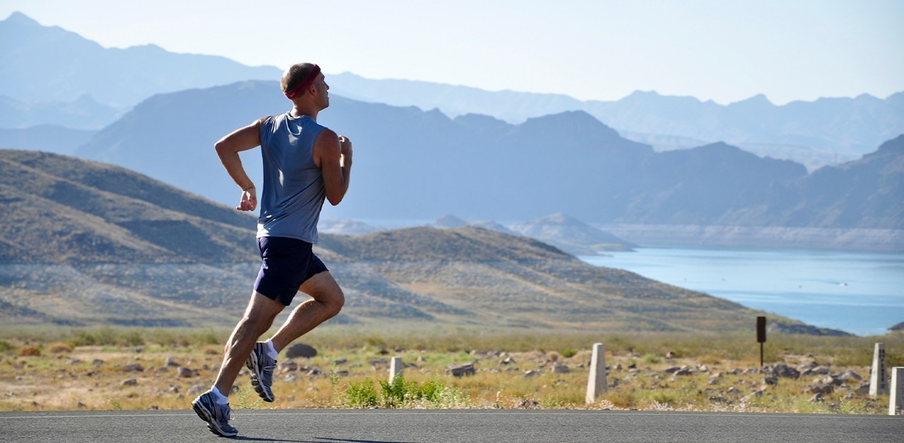 Person running with the correct posture